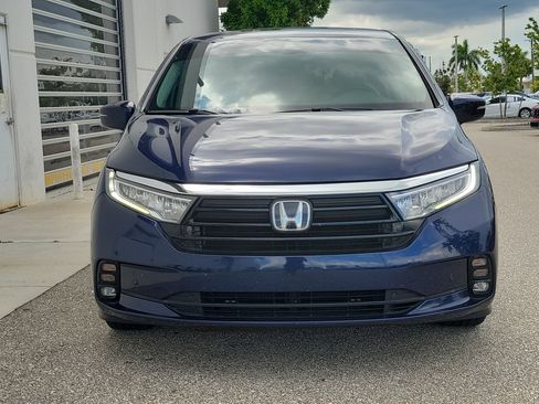 Used 2021 Honda Odyssey Touring image 2