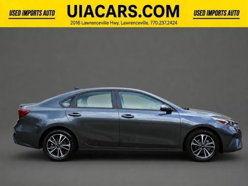 Used 2024 Kia Forte LXS w/ LXS Technology Package FWD image 5
