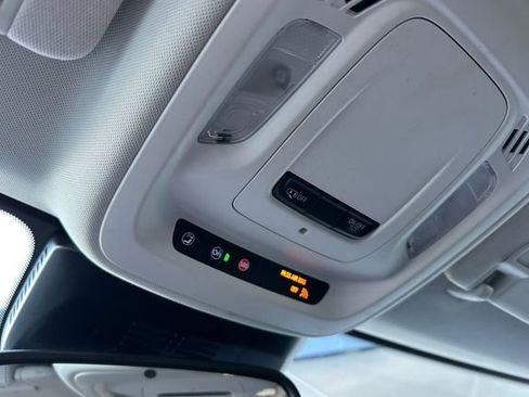 Used 2025 Buick Envision Preferred image 24