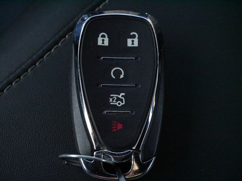 Used 2021 Chevrolet Camaro LT w/ Technology Package image 28