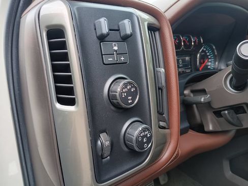 Used 2015 Chevrolet Silverado 1500 High Country w/ High Country Premium Package AWD/4WD image 11