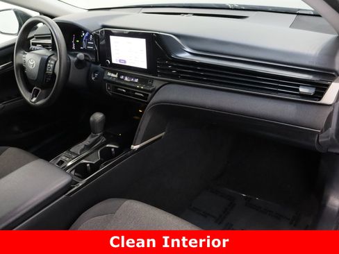 Used 2025 Toyota Camry LE image 35
