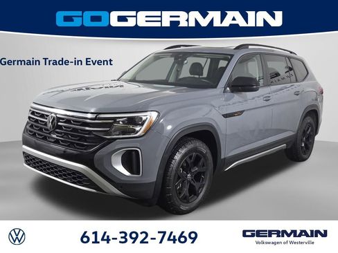 Certified 2024 Volkswagen Atlas Peak Edition SE image 1