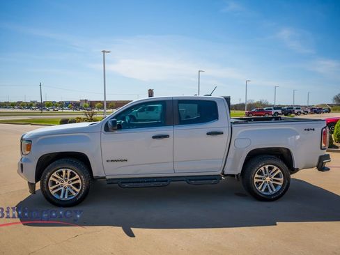 Used 2017 GMC Canyon SLT w/ Driver Alert Package image 4