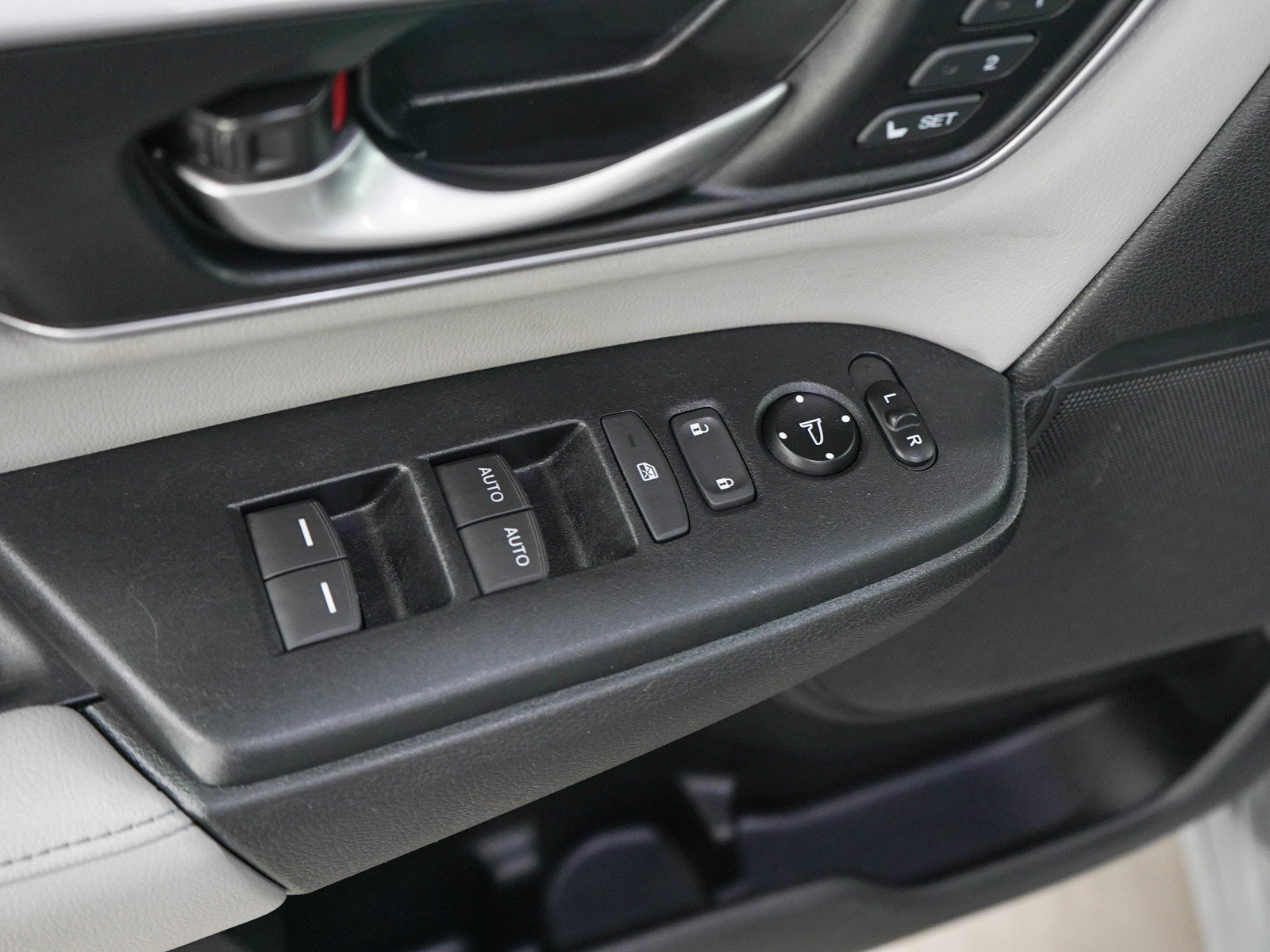 Used 2017 Honda CR-V EX-L image 20