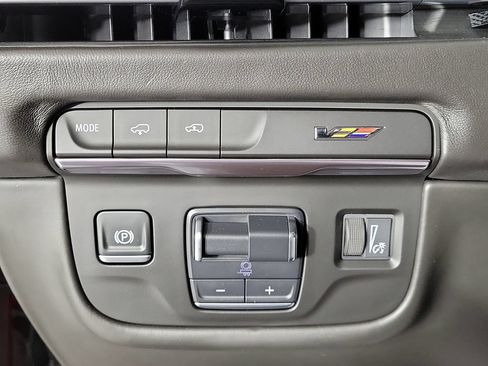 Certified 2025 Cadillac Escalade V w/ LPO, Floor Liner Package AWD/4WD image 34