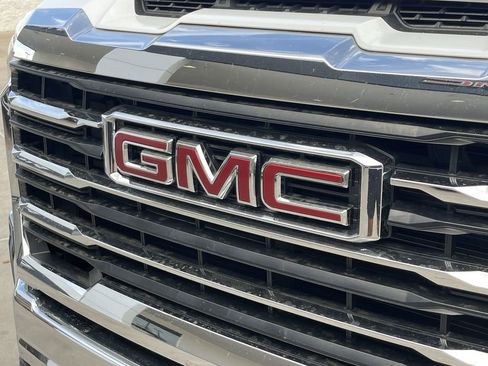 Used 2024 GMC Sierra 2500 SLT image 31