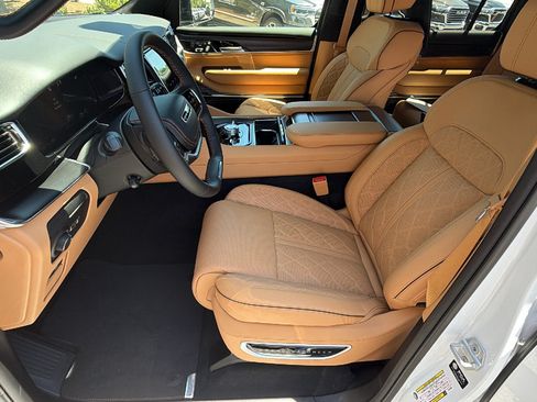 New 2026 Jeep Grand Wagoneer Summit AWD/4WD image 17