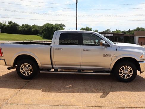 Used 2018 RAM 2500 Laramie w/ Convenience Group RWD image 7