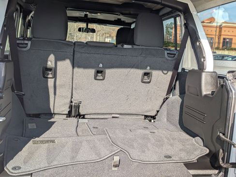 Used 2022 Jeep Wrangler Unlimited Sport image 31