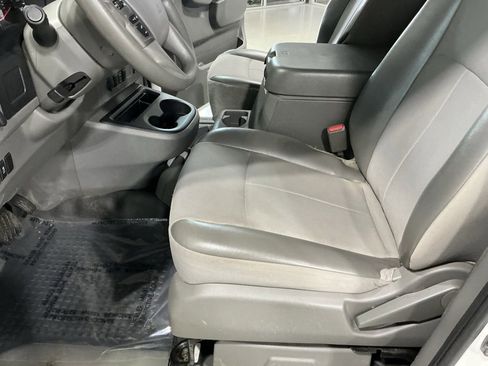 Used 2017 Nissan NV 2500 SV w/ Technology Package image 28