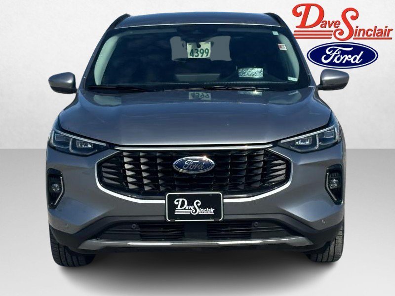 Used 2023 Ford Escape Platinum w/ Premium Technology Package AWD/4WD image 2