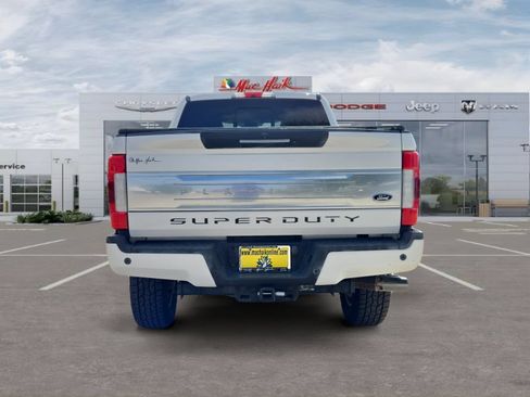 Used 2017 Ford F250 Platinum w/ Platinum Ultimate Package AWD/4WD image 4