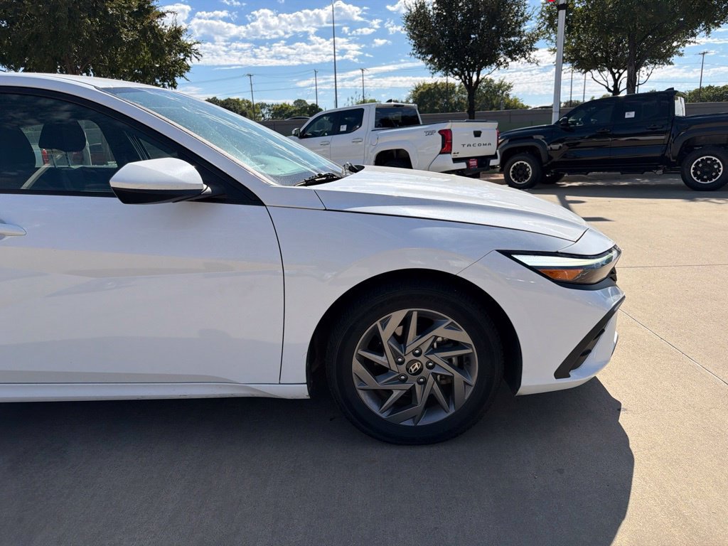 Used 2024 Hyundai Elantra SEL FWD image 12