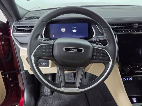 Used 2023 Jeep Grand Cherokee L Limited w/ Luxury Tech Group II image 18