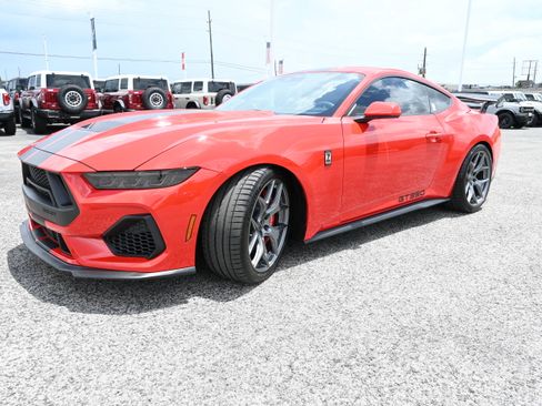 New 2026 Ford Mustang GT Premium w/ GT Performance Package RWD image 7