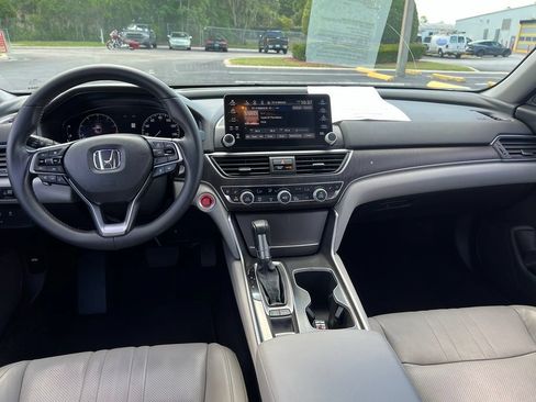 Used 2018 Honda Accord Touring image 15