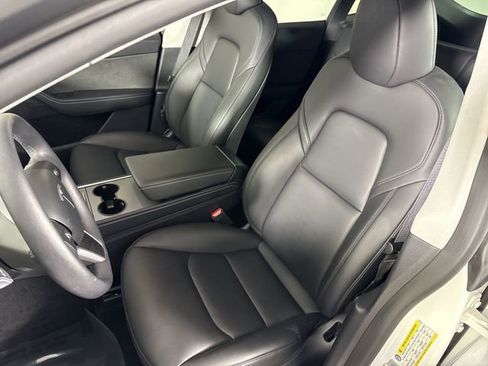 Used 2024 Tesla Model Y Long Range image 19