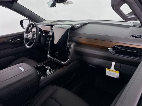 New 2026 GMC Yukon XL Denali w/ Denali Reserve Package image 27