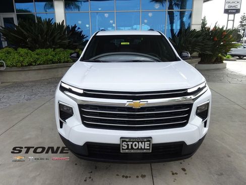 New 2026 Chevrolet Traverse LT FWD image 2