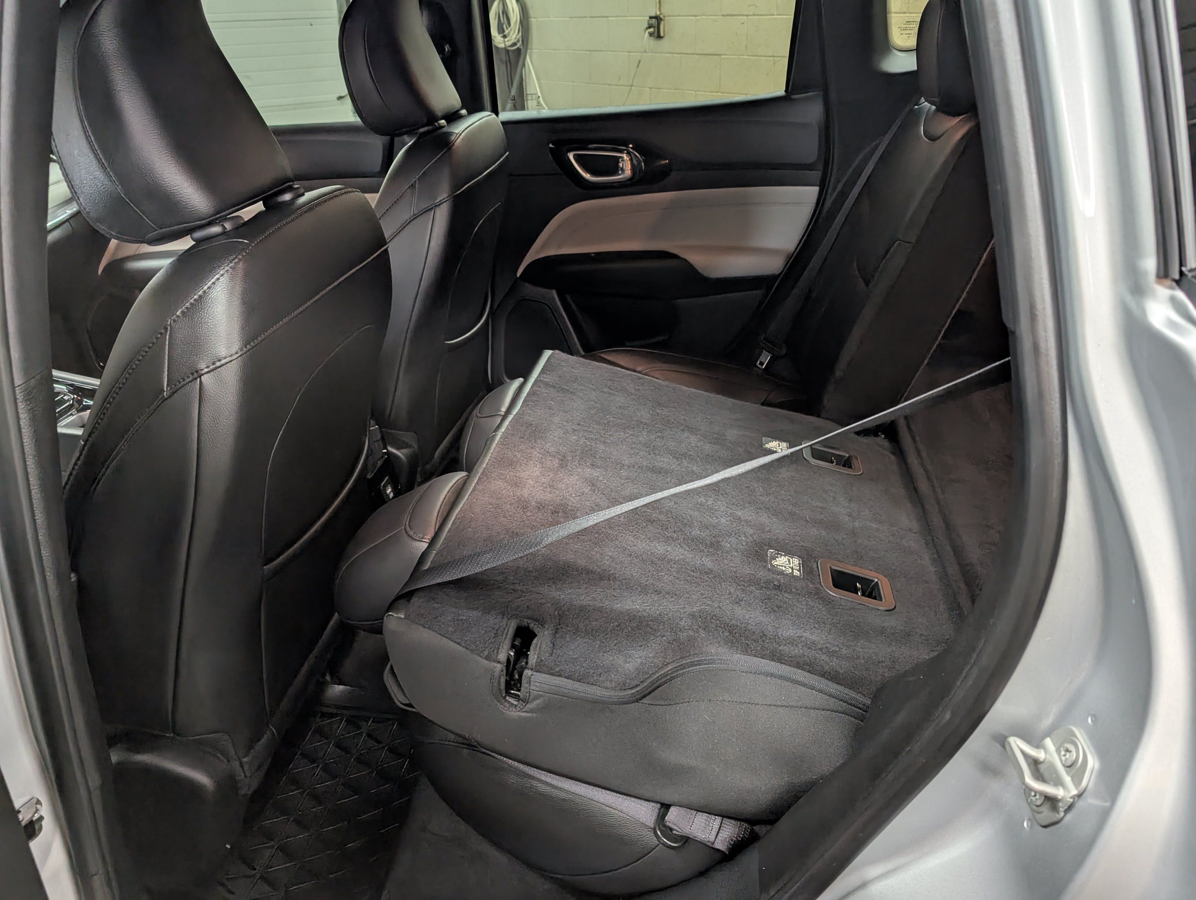 Used 2024 Jeep Compass Limited AWD/4WD image 9