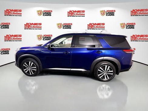 Certified 2025 Nissan Pathfinder Platinum AWD/4WD image 17