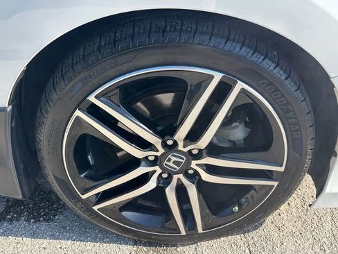 Used 2017 Honda Accord Sport Special Edition image 9