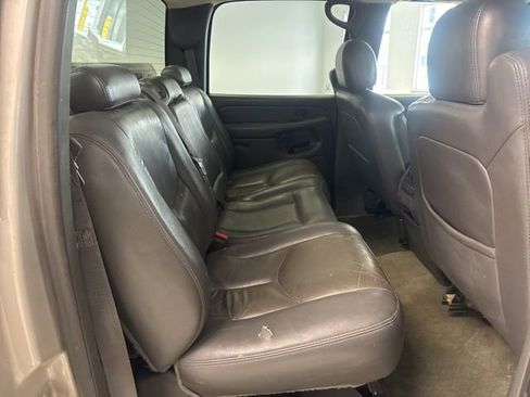 Used 2005 Chevrolet Silverado 3500 LT w/ Heavy-Duty Power Package image 28