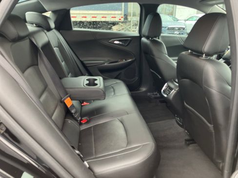 Used 2017 Chevrolet Malibu Premier w/ Driver Confidence Package image 33