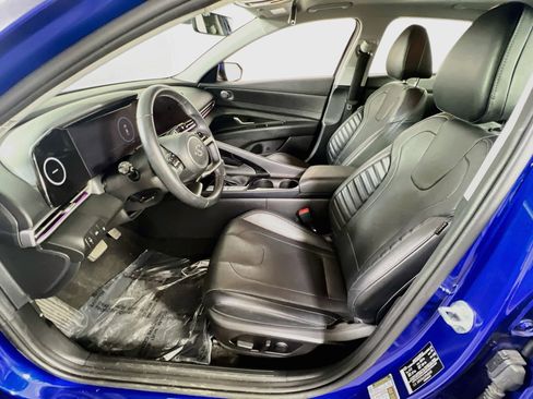 Used 2023 Hyundai Elantra Limited FWD image 21