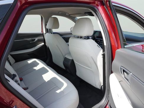 Used 2025 Hyundai Sonata SEL FWD image 28