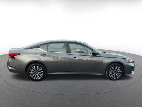 Used 2025 Nissan Altima 2.5 SV image 15