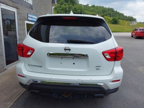 Used 2019 Nissan Pathfinder SL AWD/4WD image 4