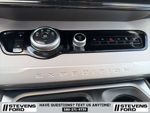 Used 2025 Ford Expedition Max Active AWD/4WD image 27