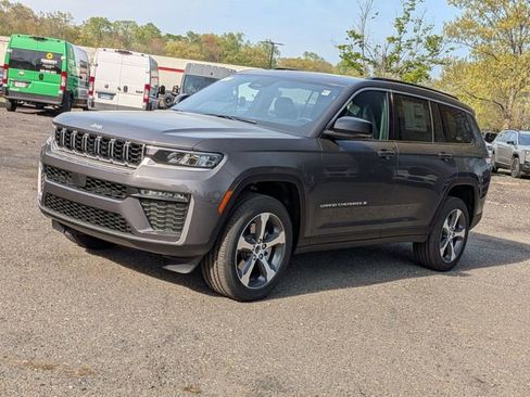 New 2026 Jeep Grand Cherokee L Limited AWD/4WD image 7