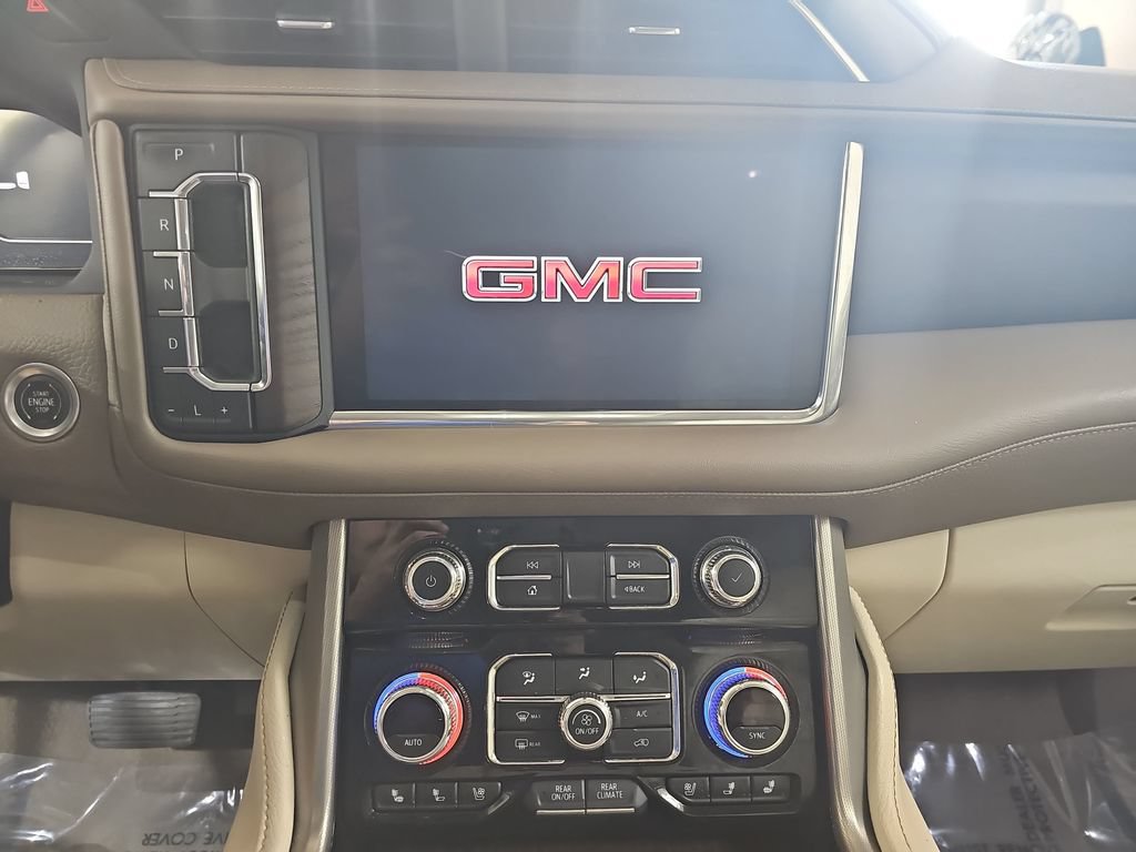 Used 2022 GMC Yukon Denali AWD/4WD image 25