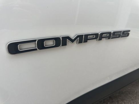 Used 2022 Jeep Compass Limited image 5