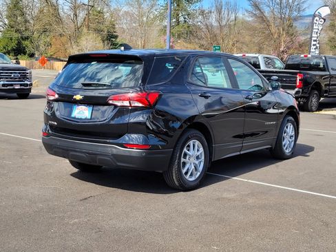 Used 2023 Chevrolet Equinox LS w/ LPO, Floor Liner Package image 5