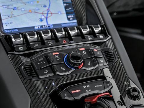 Used 2021 Lamborghini Aventador SVJ image 43