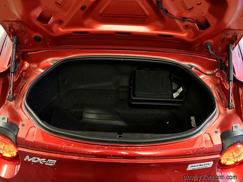 Used 2019 MAZDA MX-5 Miata RF Grand Touring image 26