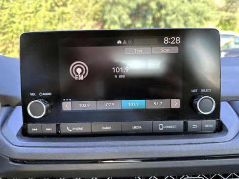Used 2024 Honda Accord EX image 21