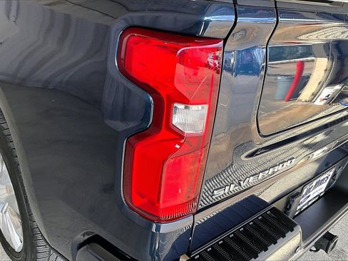 Used 2022 Chevrolet Silverado 1500 High Country w/ High Country Premium Package image 29