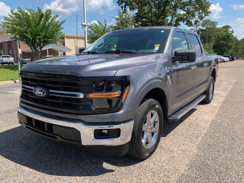 Used 2025 Ford F150 XLT w/ Equipment Group 301A Standard RWD image 5