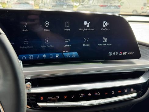 Certified 2024 Cadillac Lyriq Luxury AWD/4WD image 30