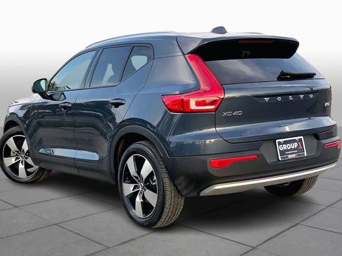 Used 2021 Volvo XC40 T5 Momentum w/ Premium Package image 11