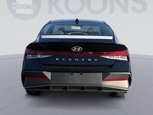 New 2026 Hyundai Elantra Sport image 5