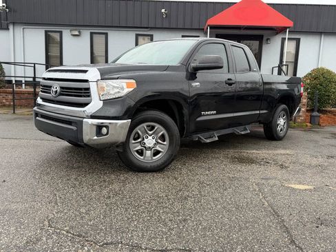 Used 2015 Toyota Tundra SR5 w/ SR5 Upgrade Package image 3