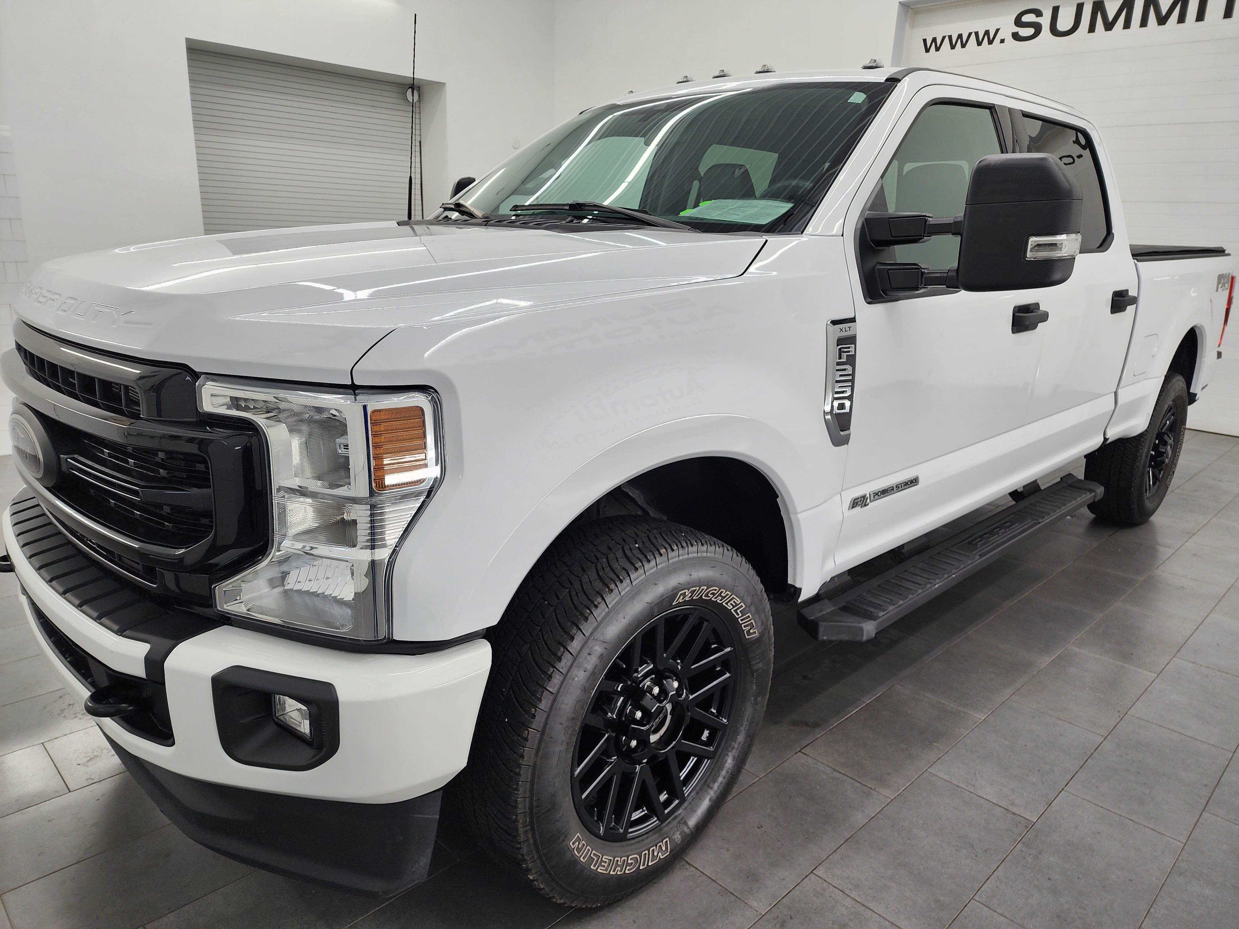 Used 2022 Ford F250 XLT w/ Black Appearance Package AWD/4WD image 7