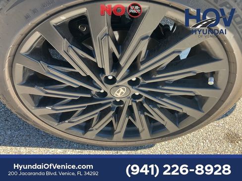 Used 2025 Hyundai Santa Fe Calligraphy FWD image 18