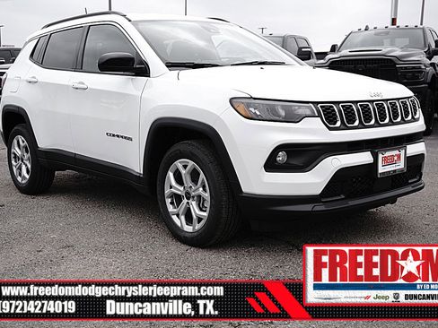 New 2026 Jeep Compass Latitude image 7